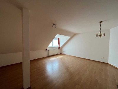 Gemütliche Dachgeschosswohnung in guter Lage!