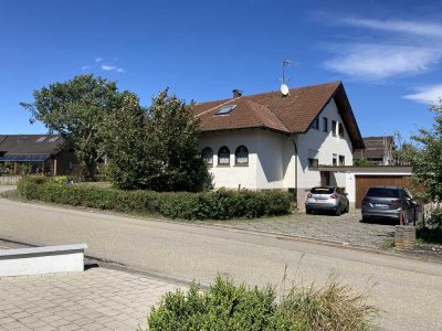 Schönes Souterrain Appartment mit Einbauküche und separat zugänglichem Zimmer