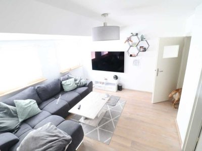 SCHÖNE DG-WOHNUNG IN GUTER LAGE VON SPELDORF!