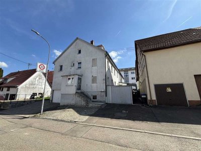 Doppelhaushälfte in ruhiger Seitenstraße - aber zentrumsnah