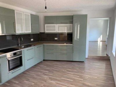 Sanierte 3-Raum-Wohnung mit Balkon und Einbauküche in Koblenz