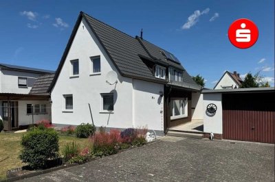 Kleine Doppelhaushälfte mit Garage in Feucht