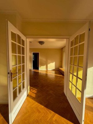 Großzügige Kasseler Altbauwohnung im eleganten Stil und Herkulesblick