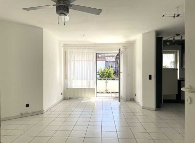 Helle attraktive 2-Zimmer-Wohnung mit Südbalkon und Tiefgaragenstellplatz in zentraler Lage