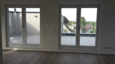Geschmackvolle, neuwertige 4-Raum-Wohnung mit lux. Innenausstattung mit Balkon in Bergisch Gladbach