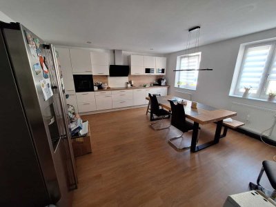 Großzügige 5-Zimmer-Wohnung mit Küche