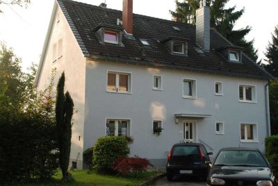Helle, gut geschnittene 2 Zimmer-Wohnung in zentraler Lage - Bergisch Gladbach