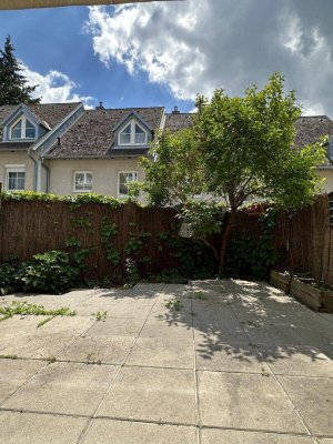 GEPFLEGTES REIHENHAUS MIT GARTEN UND 5 ZIMMER