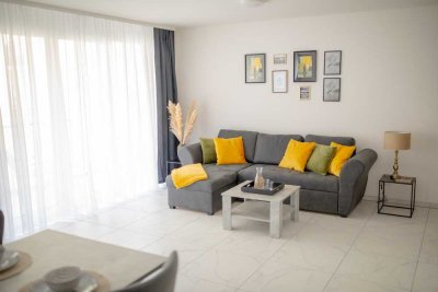 Stilvolle, neuwertige 2,5-Zimmerwohnung mit geh. Innenausstattung mit Balkon und EBK