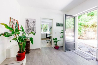 Zeitgemäße Technik und wildromantischer Garten - Einfamilienhaus Nähe Stadtzentrum