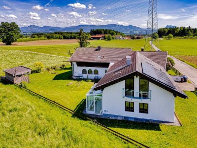 Stephanskirchen: Traumblick und Ruhe rundum, Einfamilienhaus mit Wintergarten