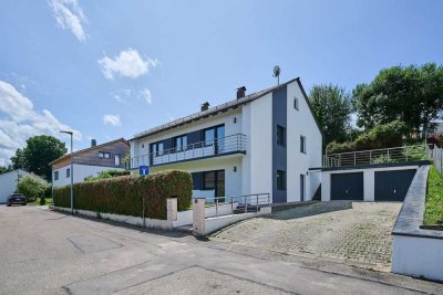 2025 Kernsaniertes Zweifamilienhaus mit Dachterrasse & Garten in ruhiger Lage von Bogen