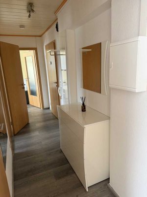 möblierte, helle 2-Zimmer-Wohnung in Neugablonz mit Balkon