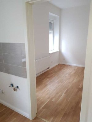 Lindenau* gemütl. kl. 2 Zimmer-Whg*  Parkett *Duschbad