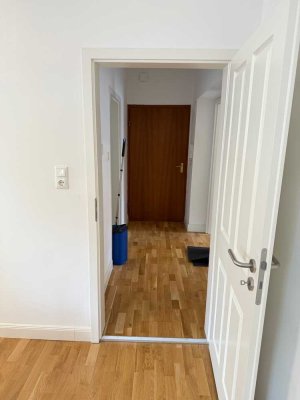 Stilvolle, neuwertige 3-Raum-Hochparterre-Wohnung mit gehobener Innenausstattung in Augsburg