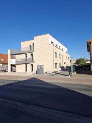 Erstbezug, Barrierefreie WE im EG! 3 ZKB mit Terrasse ! Fertig 01.12.2025