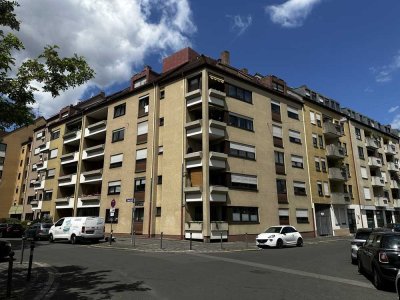 Familienfreundliche 4-Zimmer Dachgeschosswohnung mit Loggia und TG direkt am Melanchtonpark