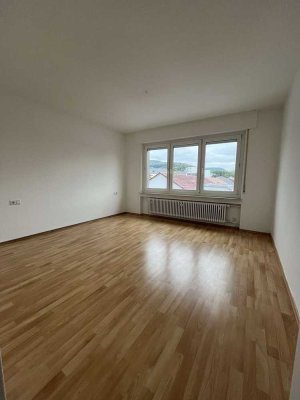 Platz für die ganze Familie - 4-Zimmer Wohnung mit Balkon im Herzen von Ursenwang -Stellplatz Keller