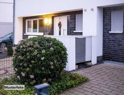 Einfamilienhaus mit Doppelcarport in gutem Zustand