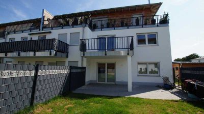 Moderne 4 Zimmer-Wohnung mit Garten und Terrasse
