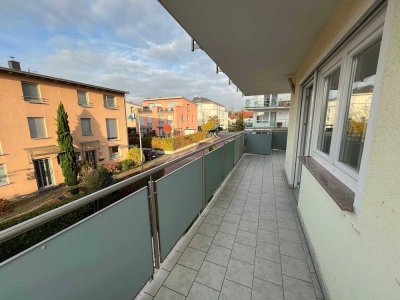 Stilvolle, gepflegte 4-Zimmerwohnung mit Balkon in Hattersheim am Main