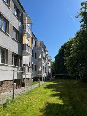 Frisch saniert und neues Bad, 3 Zi., Balkon