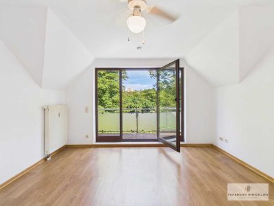 „Gut geschnittene Dachgeschosswohnung mit Balkon und Garage“