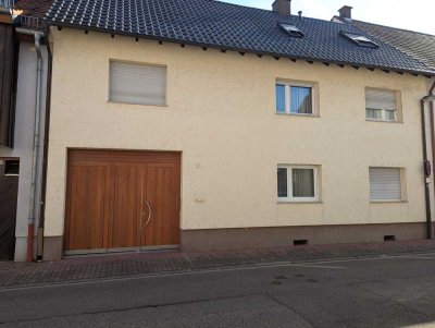 6-Zimmer-Reihenhaus mit EBK in Hockenheim