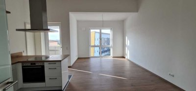 ...Dachgeschoss-2-Zi.-Wohnung mit großem Balkon und freiem Ausblick....