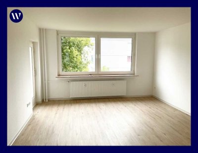 *NEUES Wohngefühl* Frisch RENOVIERTE 2-Zimmer-Wohnung + Tageslichtbad + neuer Vinylboden + 2 Balkone
