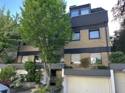 Stilvolle, gepflegte 3-Raum-Maisonette-Wohnung mit gehobener Innenausstattung mit EBK in Essen