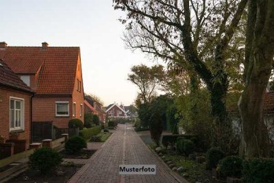 Einfamilienhaus mit Nebengebäude in ruhiger Gegend