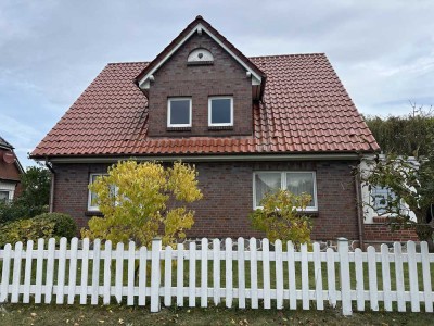 EFH in Rolofshagen,  (10 km zur Ostsee) mit Garage, ca. 640 m² Grdst., 165 m² Wfl. zu vermieten !!