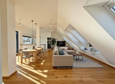 Dachterrassenwohnung im Servitenviertel mit Garage