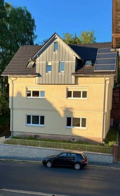 Attraktive 5 Zi DG Wohnung - Gartenan., EBK, Teilmöbliert,Garage