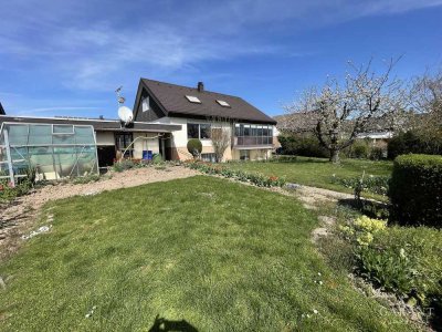 * Großzügiges Familienhaus mit traumhaften Grundstück in Feldrandlage *