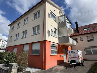 Schöne 3,5-Zimmer-Wohnung mit Balkon und Einbauküche in Aalen
