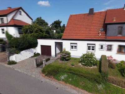***Solide Doppelhaushälfte in Gersdorf - ruhig gelegen, vielseitig nutzbar***