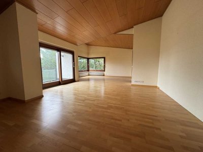 3 Zimmer Wohnung mit neuer EBK, Garage und großer Terrasse