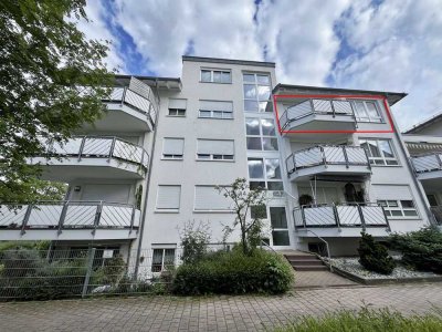 Gepflegte 2,5 Zimmer Wohnung mit Balkon und TG-Stellplatz