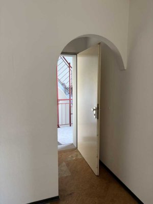 Große 2 Zi Wohnung in ruhiger Lage mit guter Anbindung nach Tübingen