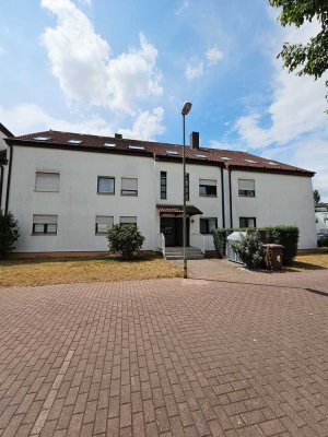 Helle, großzügige 3 Zimmer-Wohnung mit Balkon!
