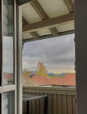 In Wiggensbach: Gepflegte Wohnung mit zwei Zimmern und Balkon