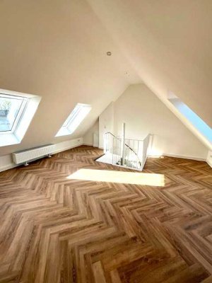 Erstbezug 2-Zimmerwohnung im Dreifamilienhaus nach Kernsanierung - Vis-á-vis Unischloss