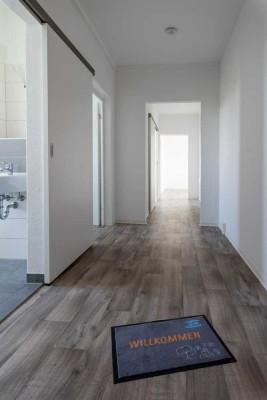 Sanierte 2-Raum-Wohnung mit Dusche und Balkon zu vermieten!