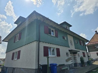 Die Gelegenheit !
Gepflegtes Mehrfamilienwohnhaus
in guter Lage in Lindenberg