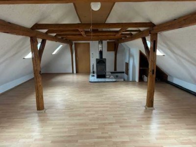2-Etagen-Wohnung mit 5 Zimmern, Kamin und Gartennutzung