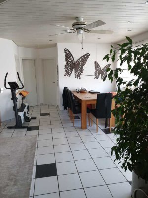 Exklusive 3,5-Raum-Maisonette-Wohnung mit Balkon und EBK in Sondelfingen