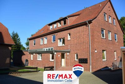 2-Zimmer-Wohnung mit Garage in gepflegtem Mehrfamilienhaus! (AK-1020-2)