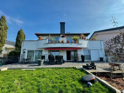 ## BESTE MALCHENER HANGLAGE: LUXUS-WOHNUNG, ÜBER 185 QM WOHNFLÄCHE, GARTEN, DOPPELGARAGE u.v.m. ##
